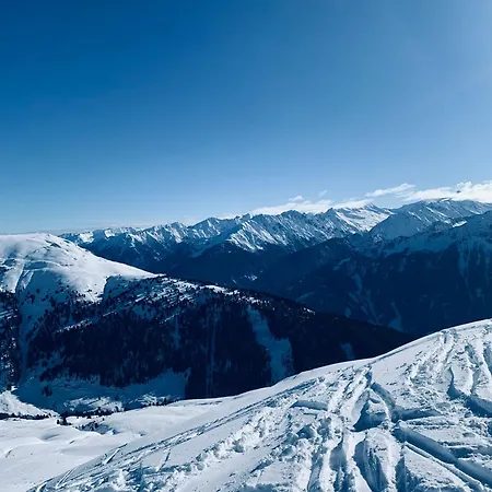 Anton 아파트 하이젠베르크