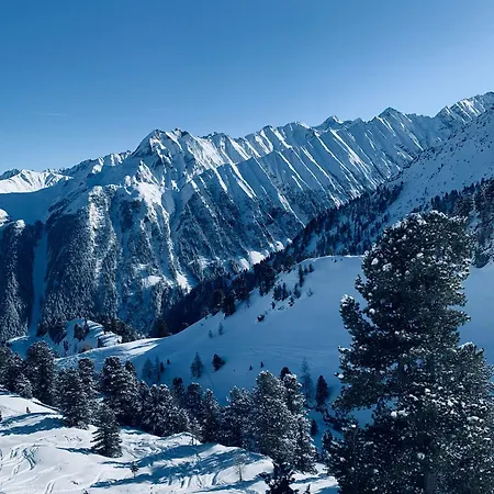 Anton 아파트 하이젠베르크